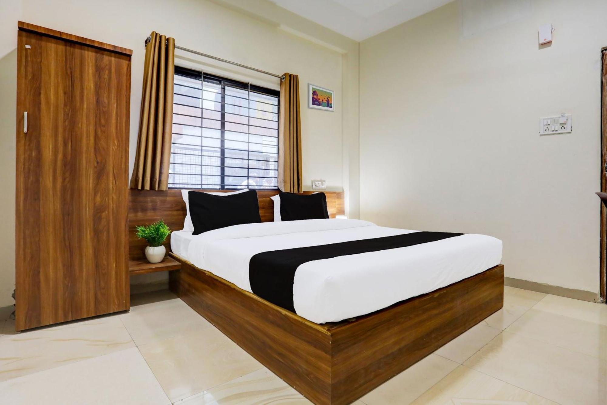 Hotel O Sb 47 Indaur Kültér fotó
