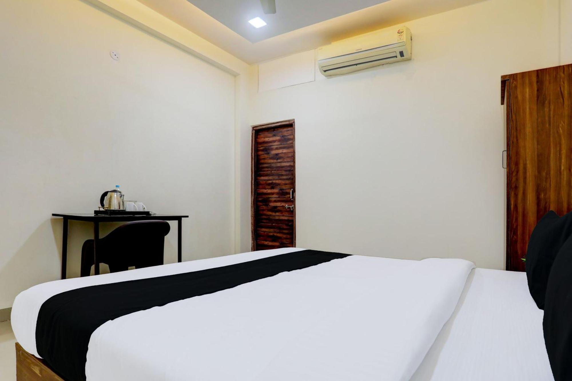 Hotel O Sb 47 Indaur Kültér fotó